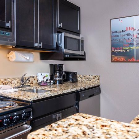Towneplace Suites By Marriott East Lansing Bagian luar foto