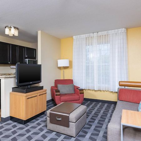 Towneplace Suites By Marriott East Lansing Bagian luar foto