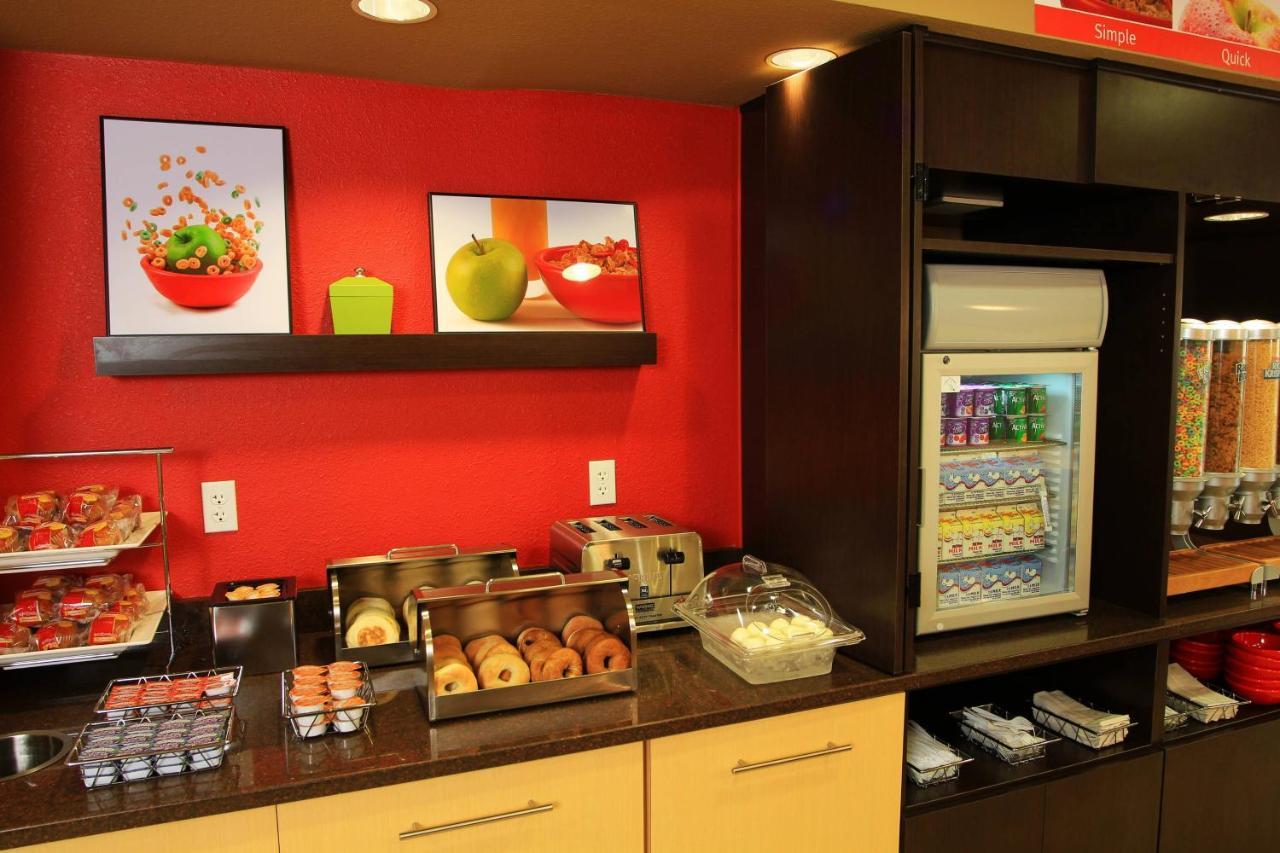 Towneplace Suites By Marriott East Lansing Bagian luar foto