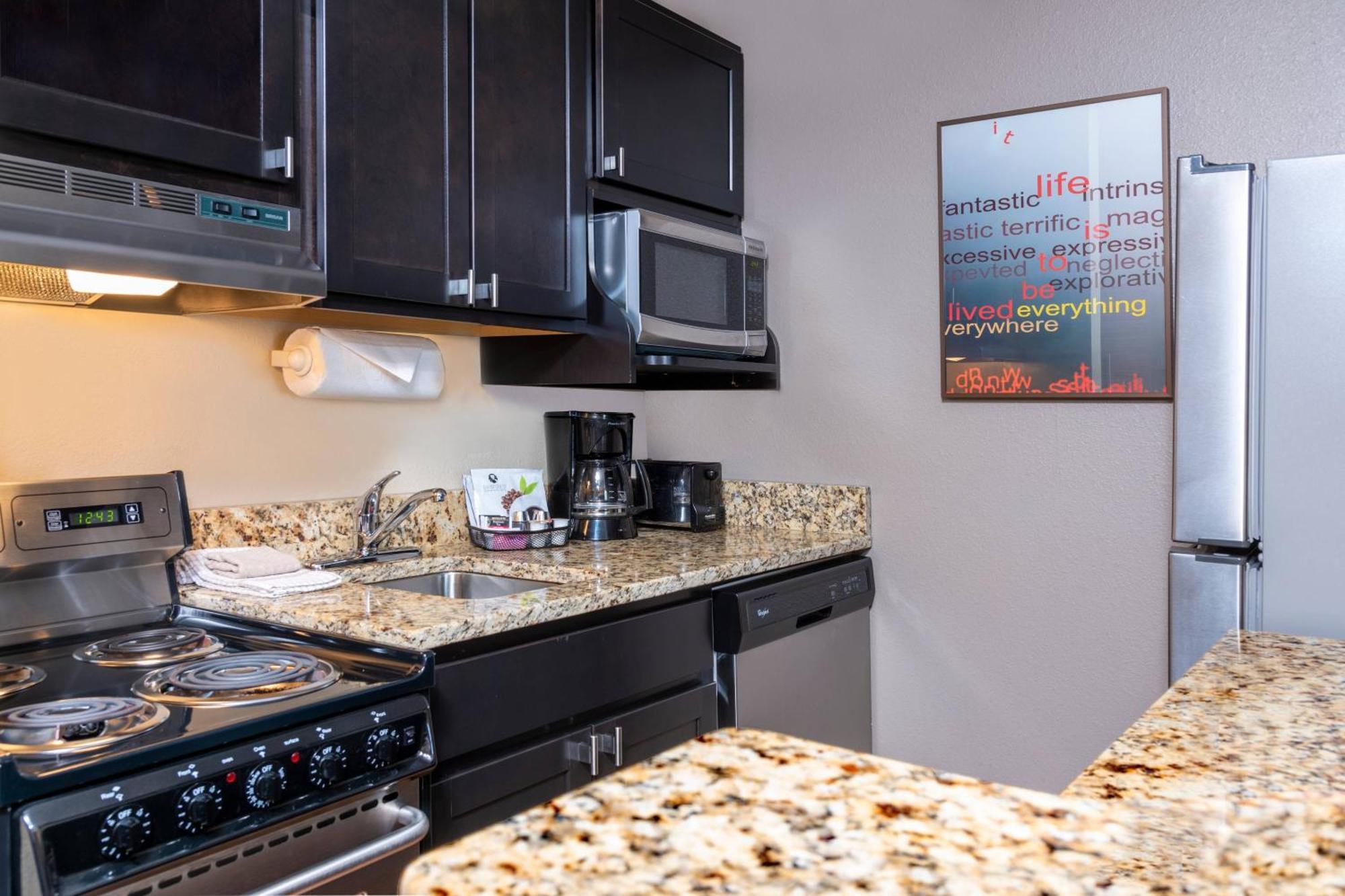 Towneplace Suites By Marriott East Lansing Bagian luar foto