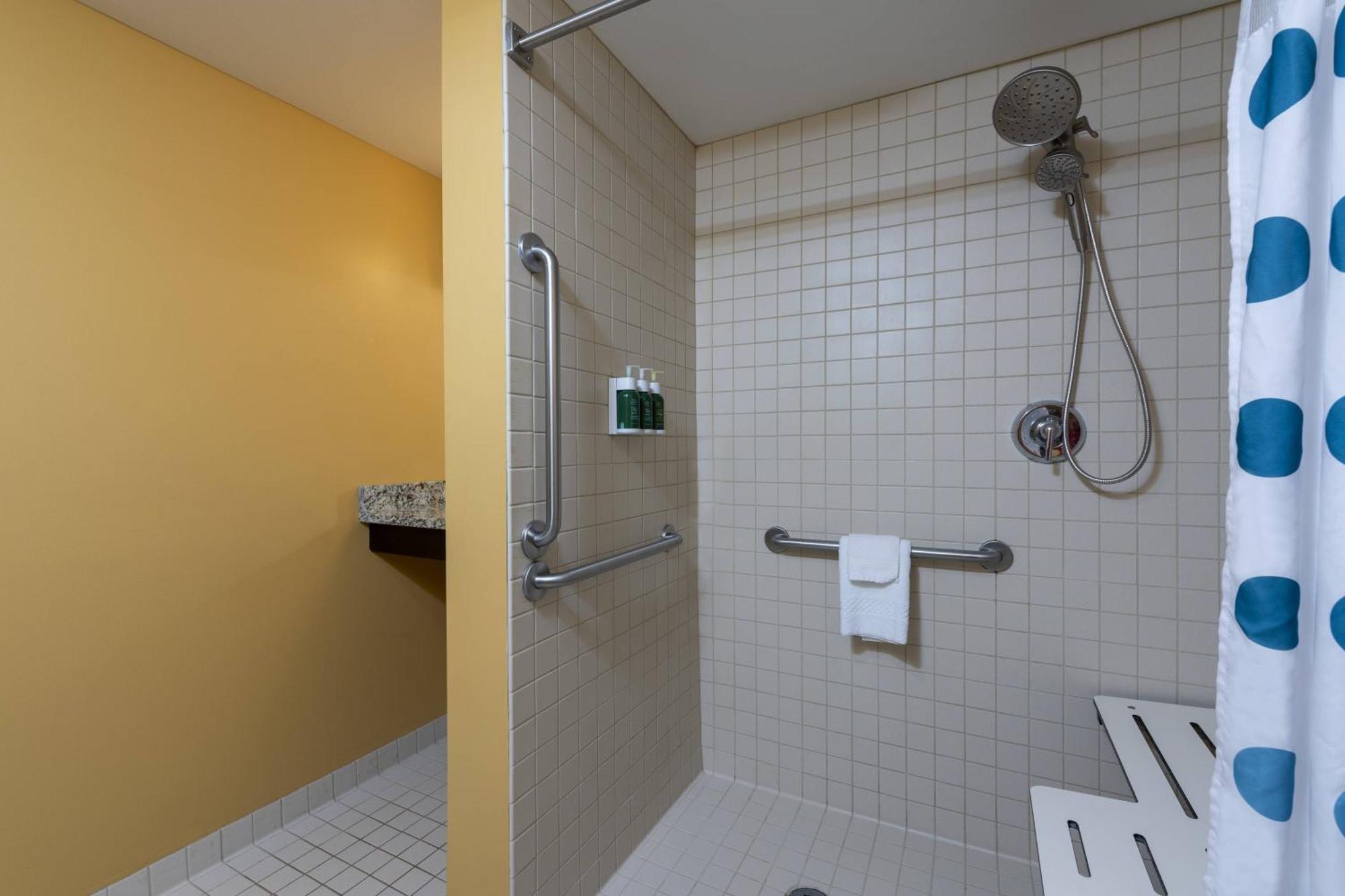 Towneplace Suites By Marriott East Lansing Bagian luar foto