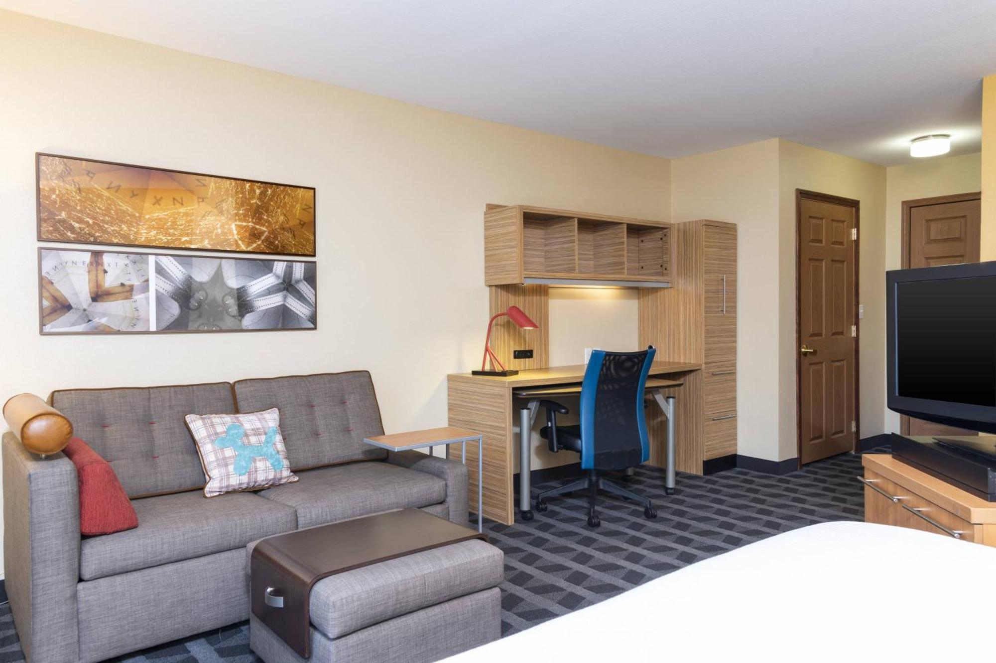 Towneplace Suites By Marriott East Lansing Bagian luar foto