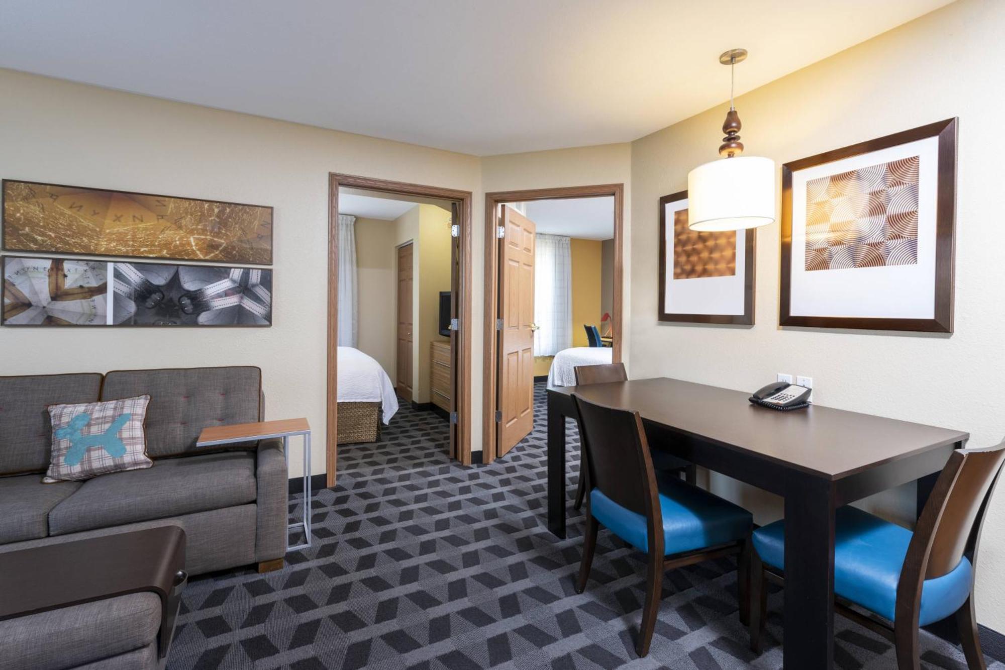 Towneplace Suites By Marriott East Lansing Bagian luar foto