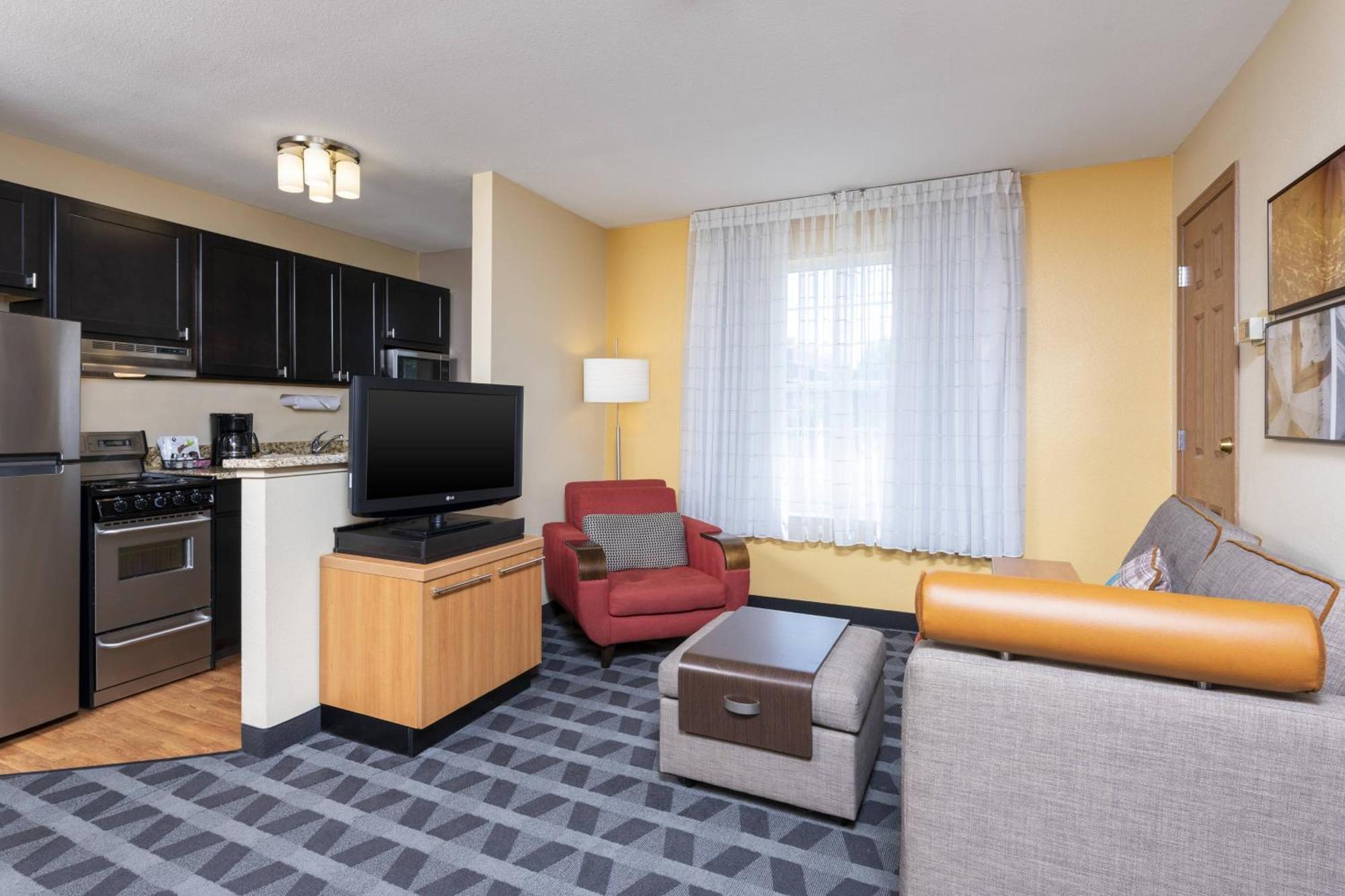 Towneplace Suites By Marriott East Lansing Bagian luar foto