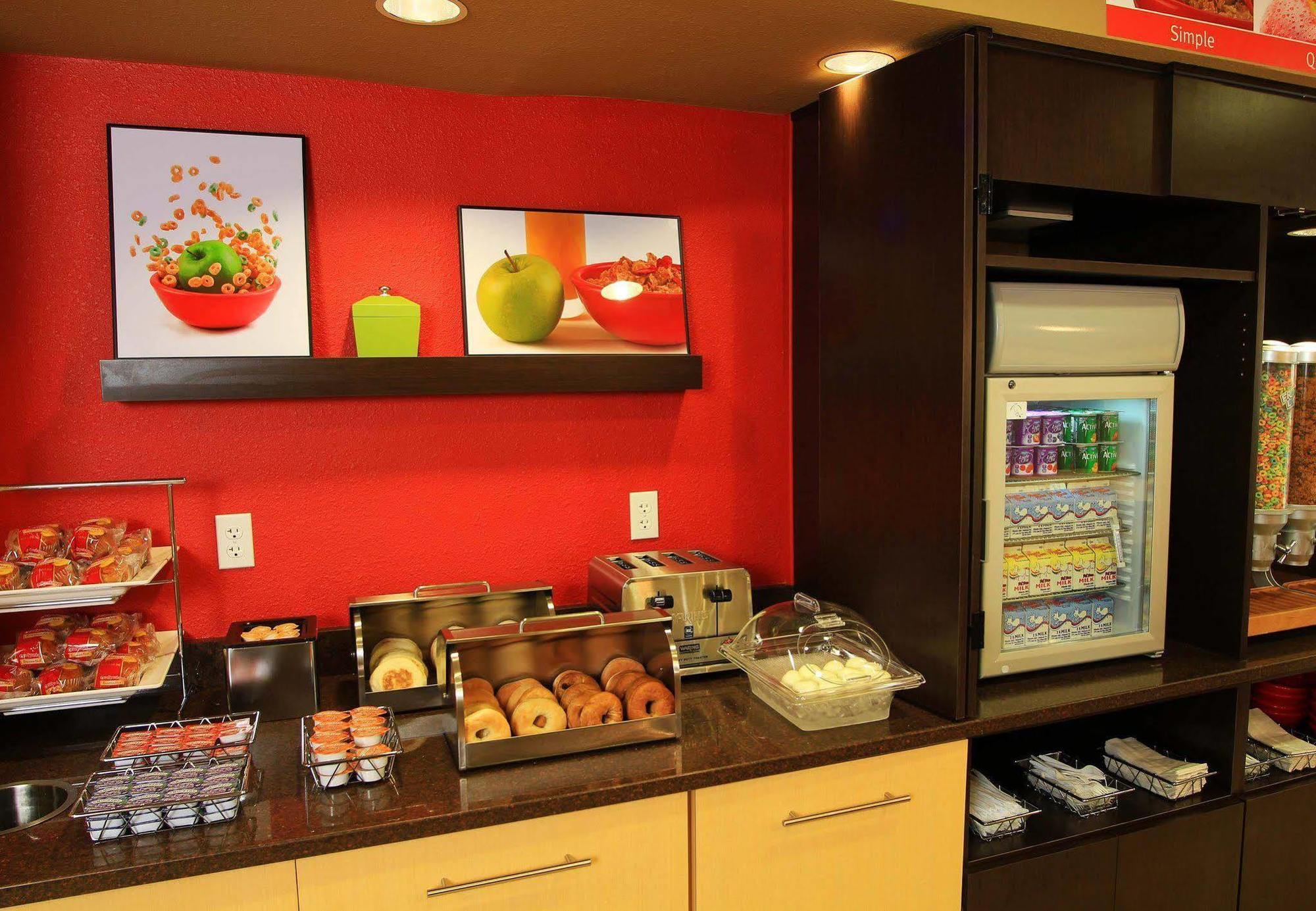 Towneplace Suites By Marriott East Lansing Restoran foto