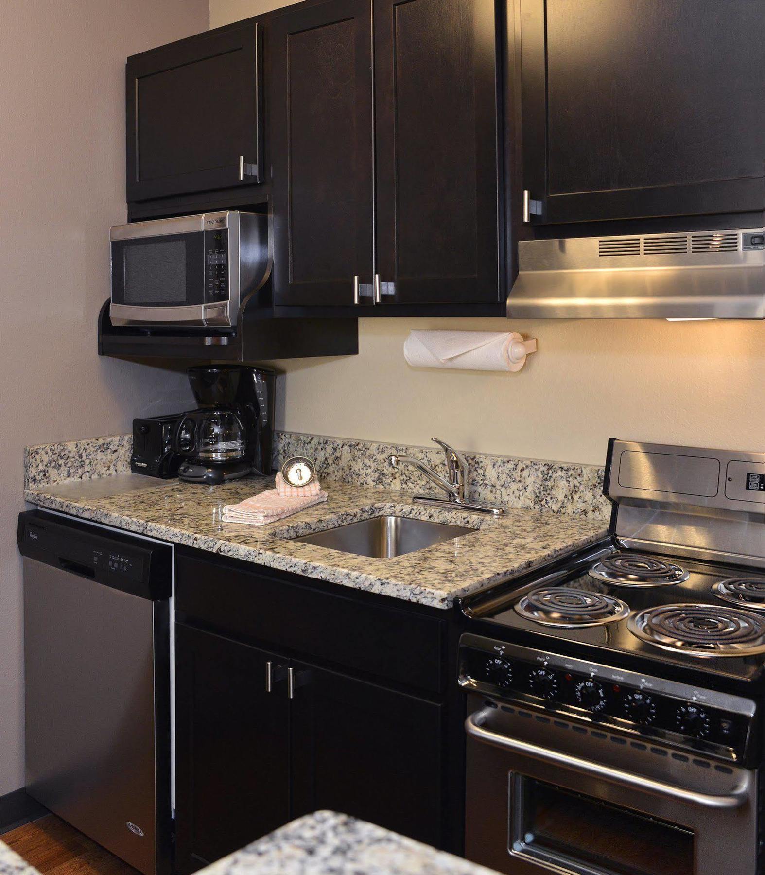 Towneplace Suites By Marriott East Lansing Bagian luar foto