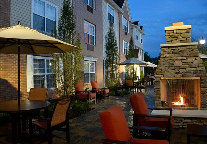 Towneplace Suites By Marriott East Lansing Bagian luar foto